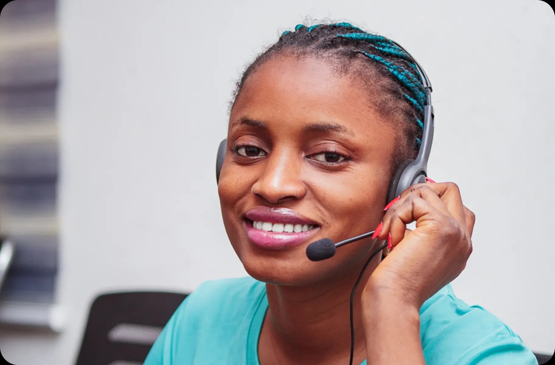 customer-care female agent